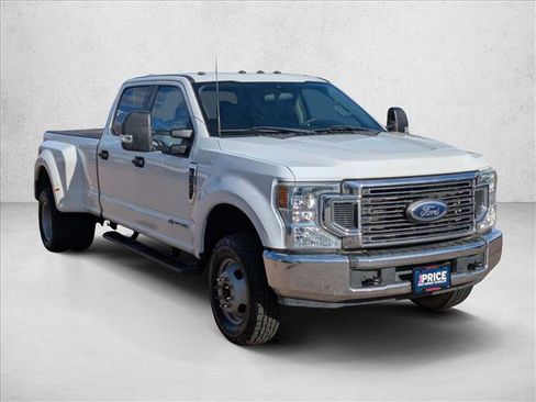 Used 2022 Ford F350 XLT image 3