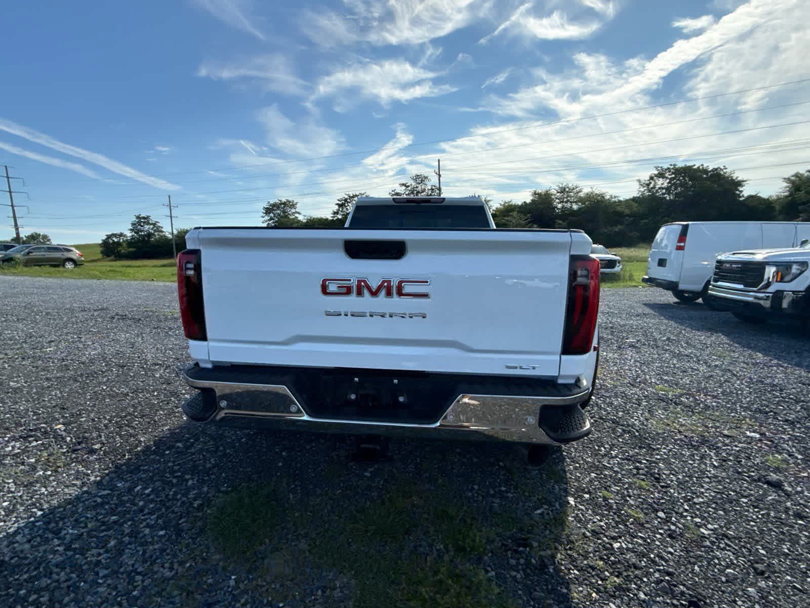 New 2026 GMC Sierra 3500 SLT w/ SLT Premium Package AWD/4WD image 14