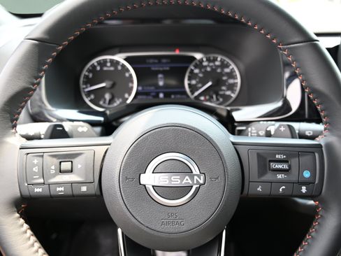 Used 2025 Nissan Pathfinder Rock Creek AWD/4WD image 26