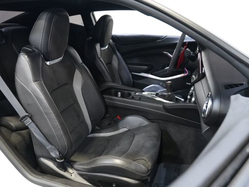 Used 2019 Chevrolet Camaro SS RWD image 28