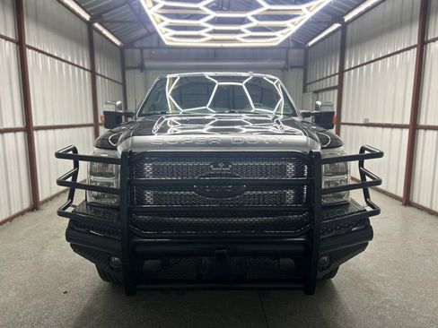 Used 2015 Ford F250 Platinum w/ FX4 Off-Road Package image 2