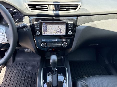 Used 2016 Nissan Rogue SL w/ SL Premium Package AWD/4WD image 30