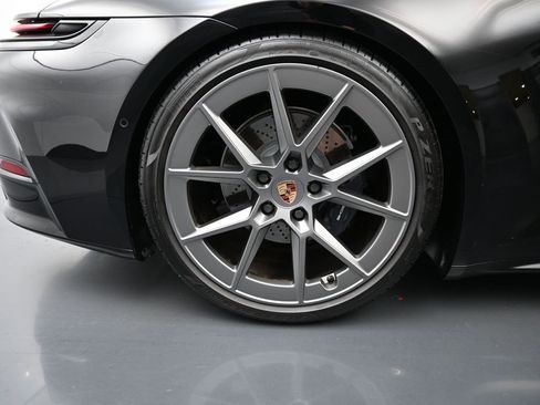 Used 2025 Porsche 911 Carrera image 26