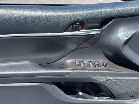 Used 2023 Toyota Camry SE image 11