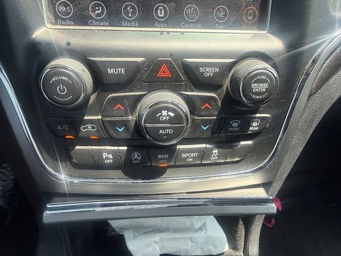 Used 2018 Jeep Grand Cherokee Altitude RWD image 20