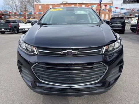 Used 2021 Chevrolet Trax LS w/ Tint and Cruise Package image 4