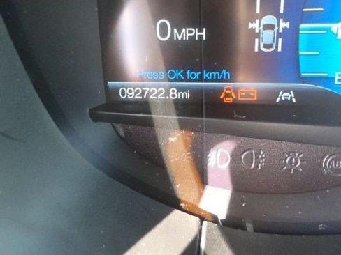 Used 2020 Ford Edge Titanium w/ Equipment Group 301A AWD/4WD image 2