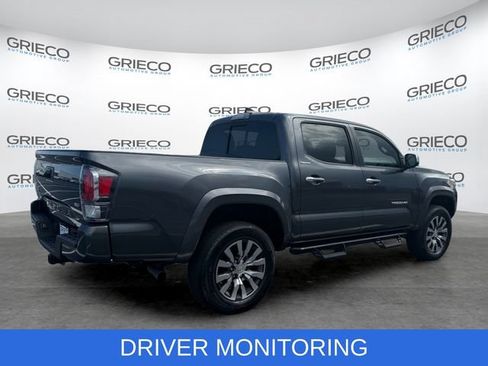 Used 2022 Toyota Tacoma Limited AWD/4WD image 7