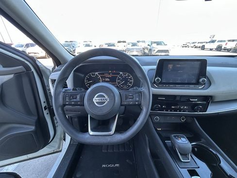 Used 2021 Nissan Rogue SV image 10