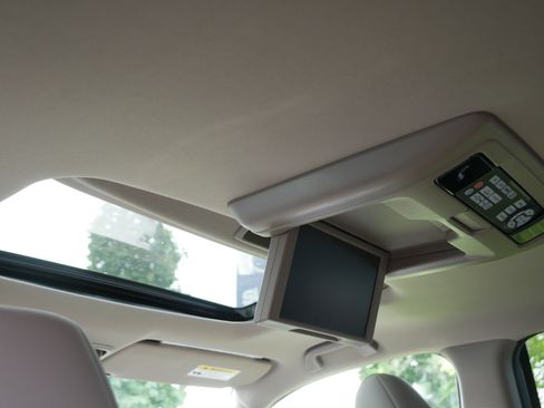 Used 2017 Honda Pilot Touring image 32