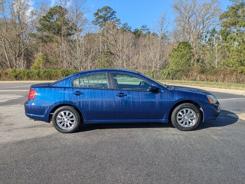 Used 2009 Mitsubishi Galant ES image 4