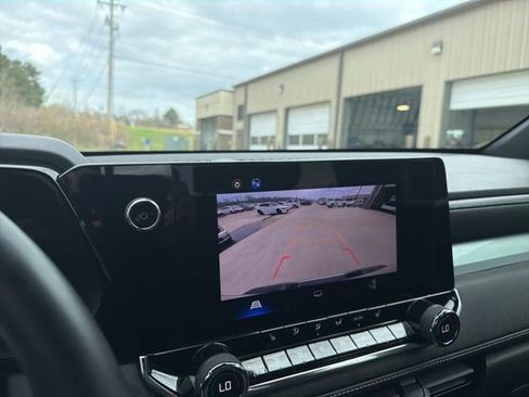 Used 2023 Chevrolet Colorado LT w/ LT Convenience Package II image 16