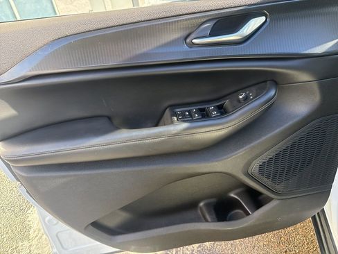 Used 2023 Jeep Grand Cherokee L Laredo image 14