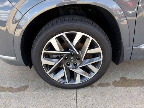 Used 2023 Hyundai Santa Fe Calligraphy image 32