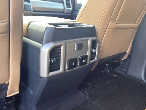 Used 2022 Ford F250 Lariat AWD/4WD image 27