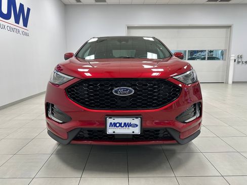 Used 2022 Ford Edge ST-Line image 3