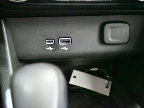 Used 2025 Buick Encore GX Preferred FWD image 28