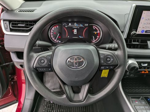 Used 2023 Toyota RAV4 LE image 9