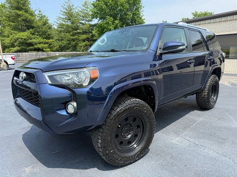 Used 2017 Toyota 4Runner SR5 Premium AWD/4WD image 31