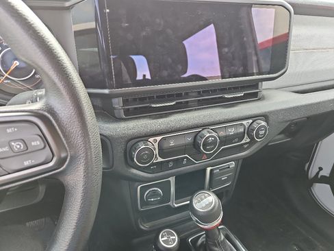 Used 2024 Jeep Wrangler Sport AWD/4WD image 12