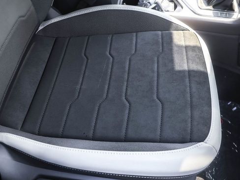 New 2025 Volkswagen Taos SE image 43