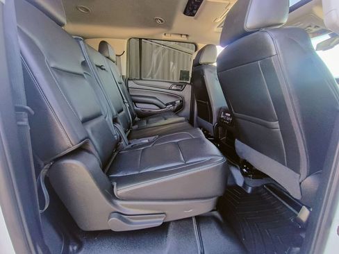 Used 2019 GMC Yukon XL SLT w/ Open Road Package AWD/4WD image 32