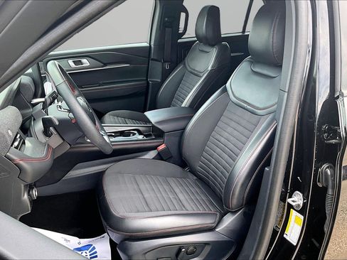 Used 2025 Ford Explorer ST-Line AWD/4WD image 16