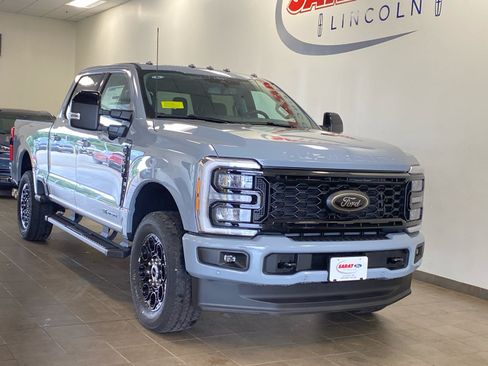 New 2026 Ford F250 Lariat w/ Black Appearance Package AWD/4WD image 9