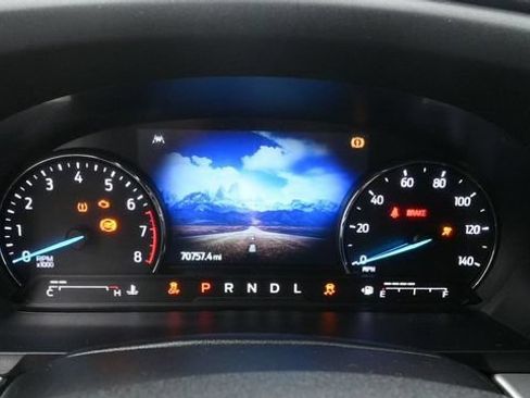Used 2022 Ford Explorer XLT AWD/4WD image 19