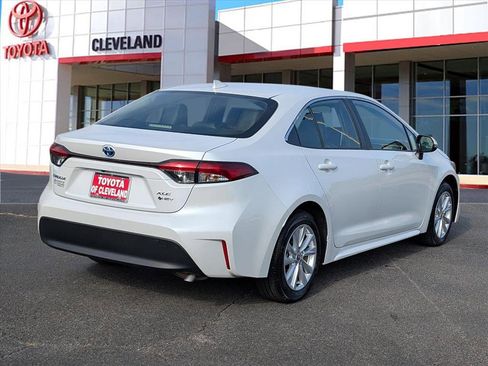 Used 2025 Toyota Corolla XLE image 7