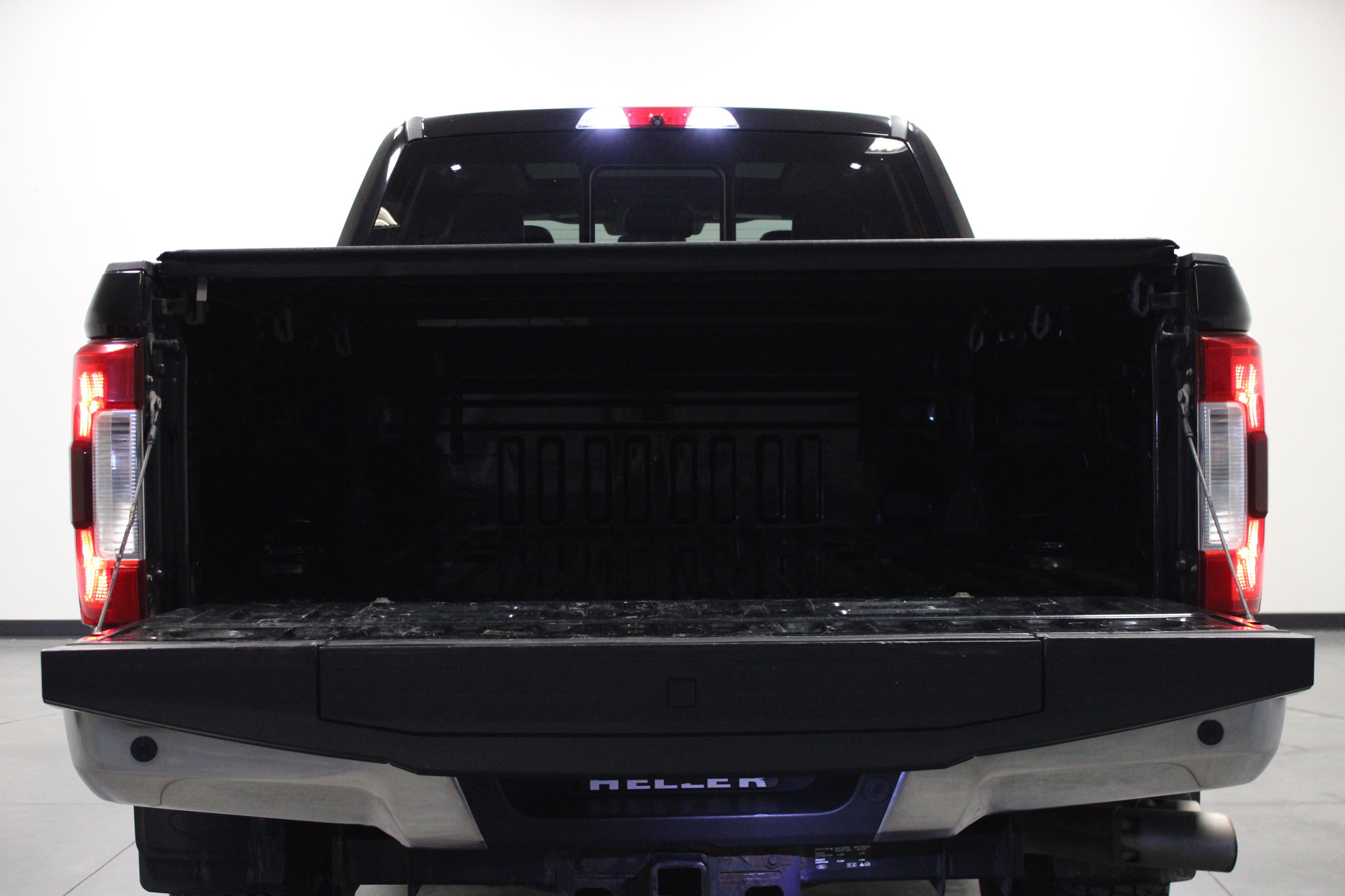 Used 2018 Ford F250 Lariat w/ Lariat Ultimate Package AWD/4WD image 14