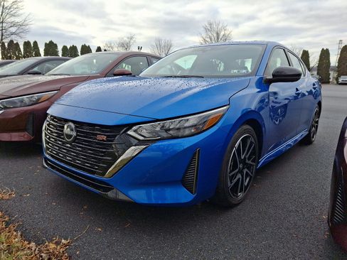 New 2025 Nissan Sentra SR w/ SR Premium Package image 2
