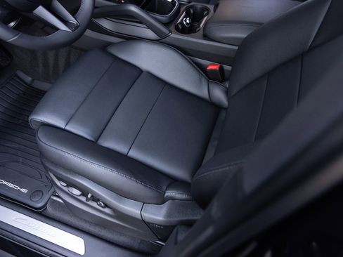 Certified 2026 Porsche Cayenne AWD/4WD image 22