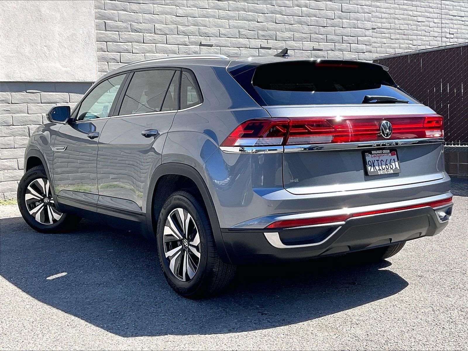 Certified 2024 Volkswagen Atlas Cross Sport SE FWD image 10