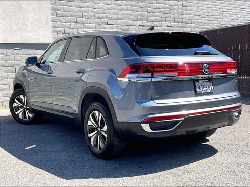 Certified 2024 Volkswagen Atlas Cross Sport SE FWD image 10