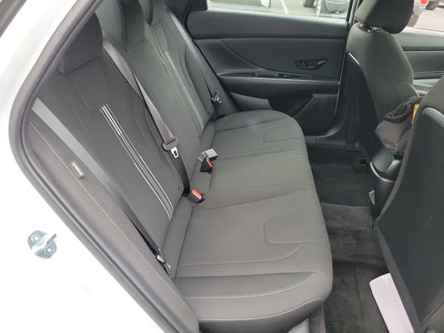 Certified 2025 Hyundai Elantra Sport image 20