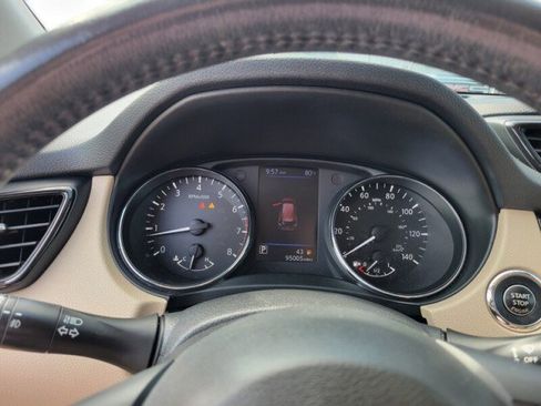 Used 2018 Nissan Rogue SL w/ Premium Package FWD image 16