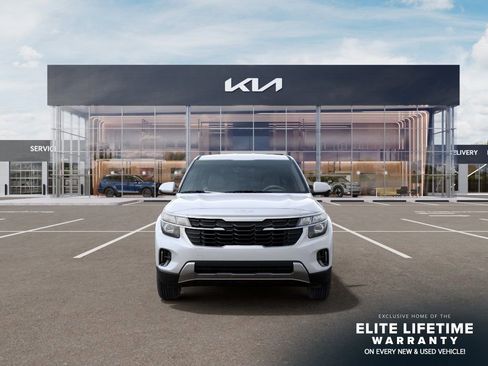 New 2026 Kia Seltos LX FWD image 3