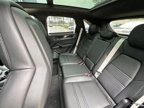 Certified 2025 Porsche Cayenne GTS AWD/4WD image 42