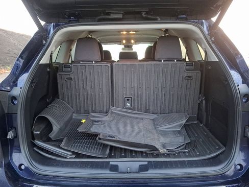 Used 2022 Toyota Highlander LE image 29