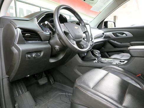 Used 2021 Chevrolet Traverse Premier w/ Redline Edition image 40