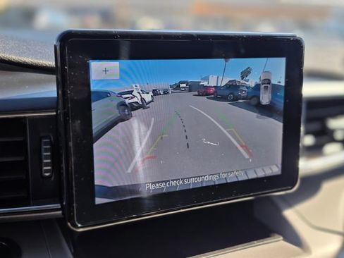 Used 2024 Ford Explorer XLT w/ Equipment Group 202A image 31