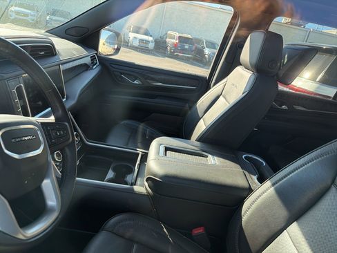 Used 2021 GMC Yukon XL Denali w/ Denali Ultimate Package image 11