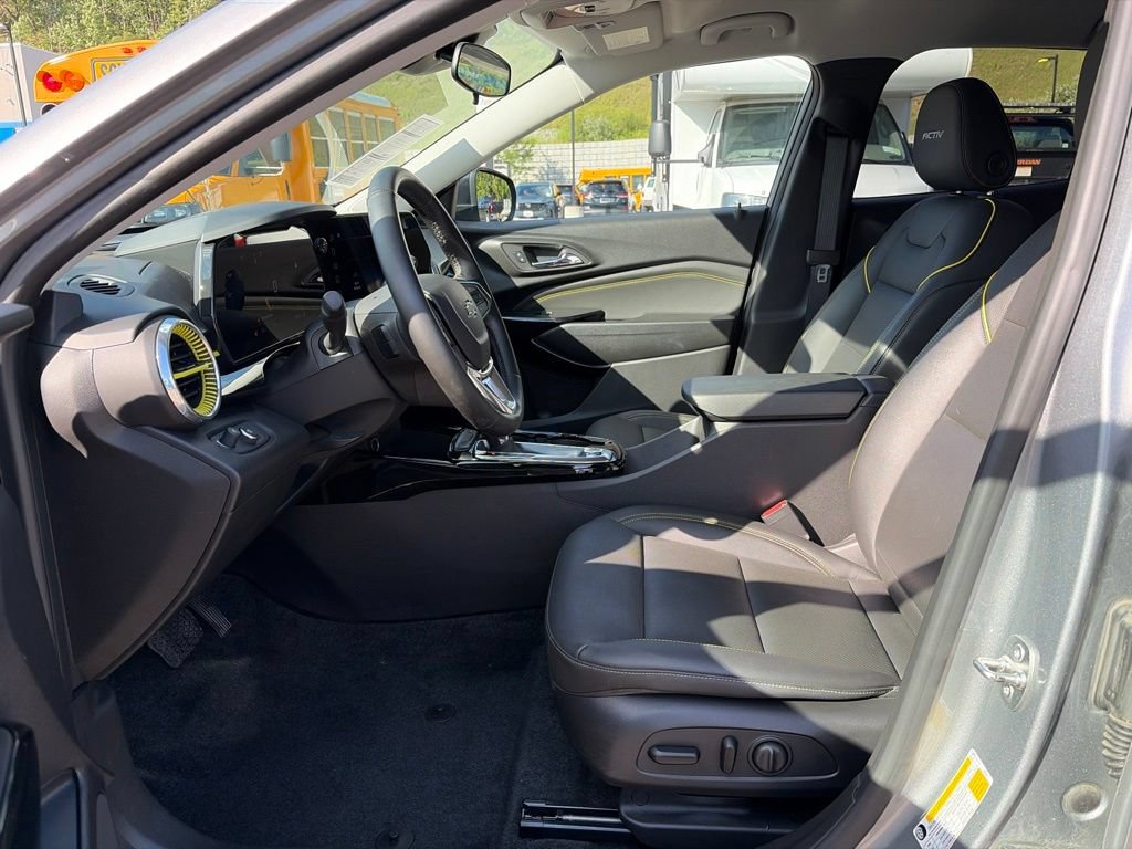 Used 2024 Chevrolet Trax ACTIV w/ Driver Confidence Package FWD image 10