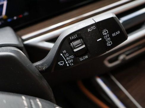 Used 2024 BMW X7 xDrive40i w/ Climate Comfort Package AWD/4WD image 44