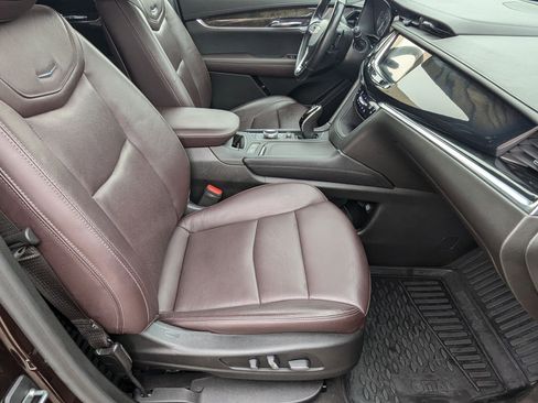 Used 2020 Cadillac XT6 Premium Luxury image 23