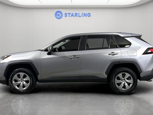 Used 2022 Toyota RAV4 LE image 3