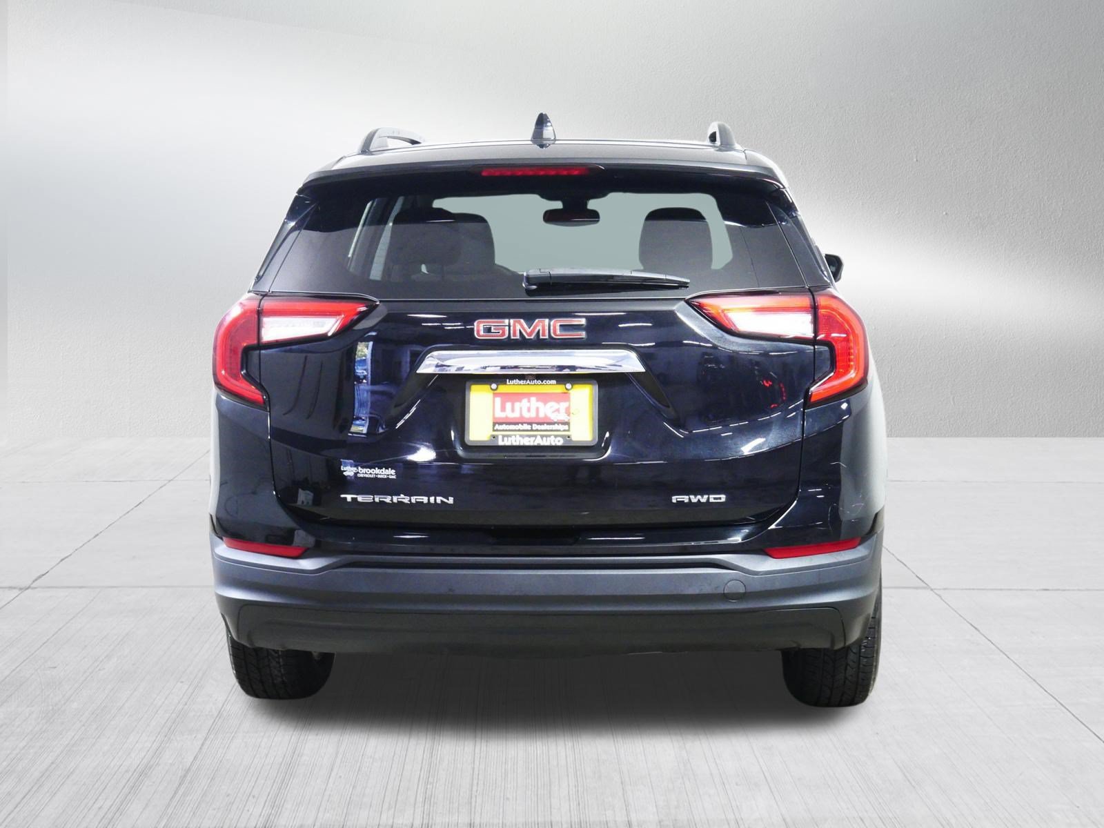 Used 2023 GMC Terrain SLE w/ Driver Convenience Package AWD/4WD image 6