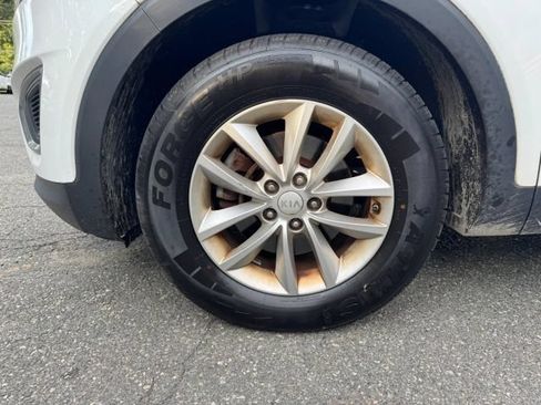 Used 2017 Kia Sorento AWD image 23
