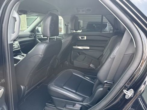 Used 2023 Ford Explorer XLT w/ Equipment Group 202A image 34